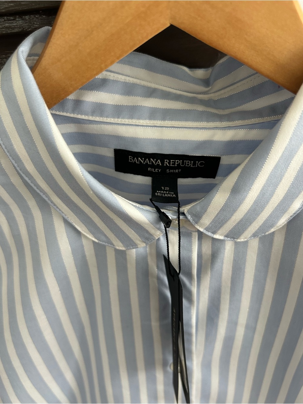 Banana Republic Riley Light Blue and White Stripe Button-Down Shirt Size 12 NEW - Picture 3 of 8